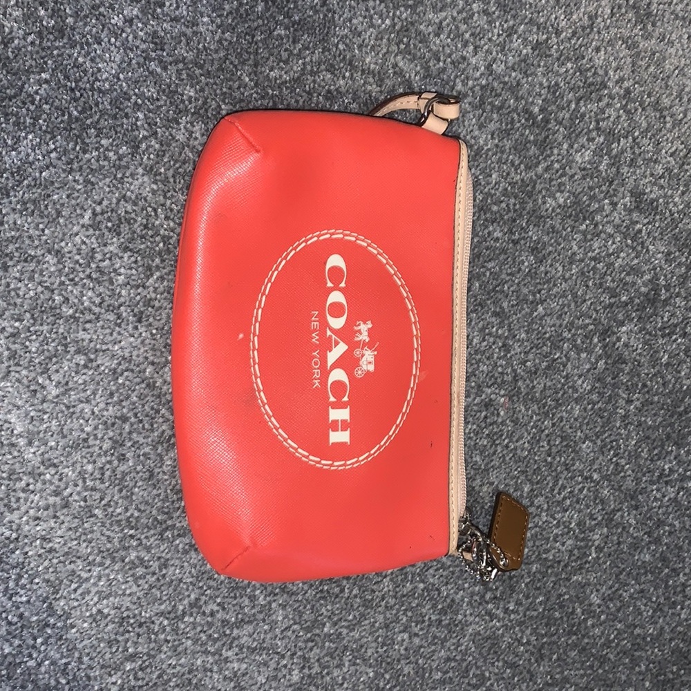 COACH 51788 Horse and Carriage Leather Medium Wristlet Vermillion